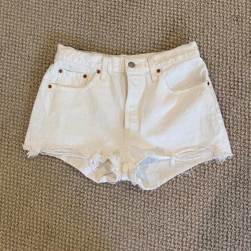 White Levi 501 jean shorts
